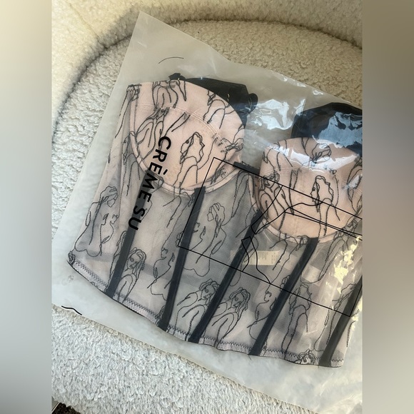 Crème Su Black and Tan Portrait Detailed Corset Tank Top - Picture 2 of 8